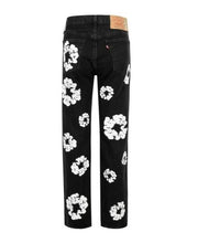 Load image into Gallery viewer, Denim Tears x Levi&#39;s Cotton Wreath Jeans Black